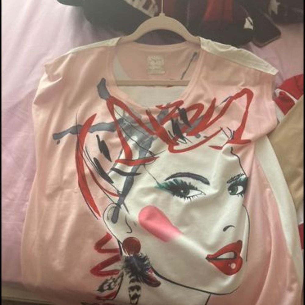 graphic tee